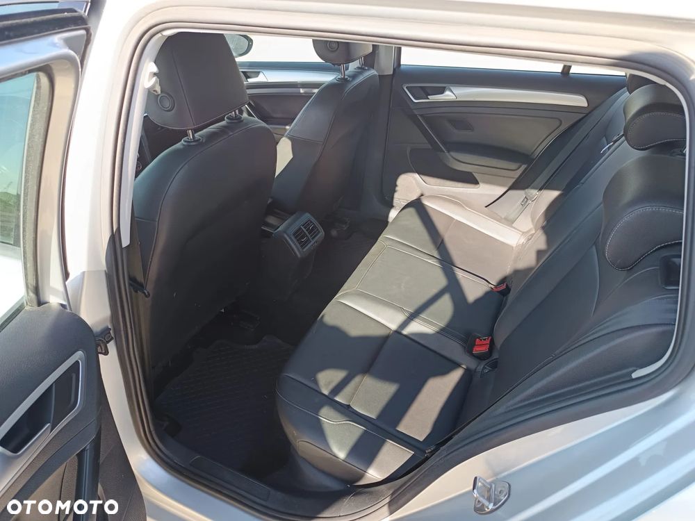 Volkswagen Golf 1.6 TDI BlueMotion Comfortline - 10
