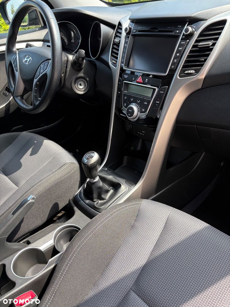 Hyundai i30 blue Kombi 1.6 GDi Style - 14