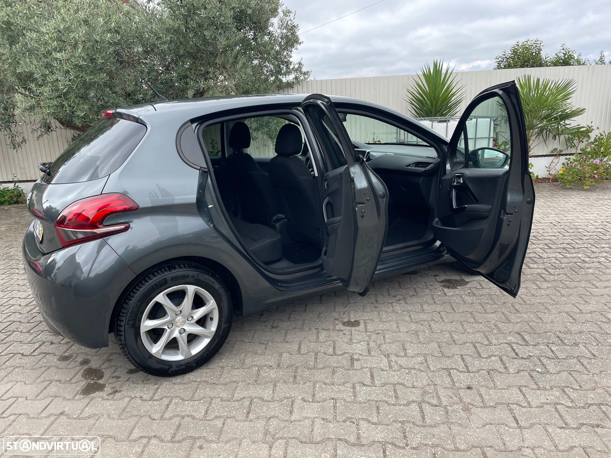 Peugeot 208 1.2 VTi Active - 8