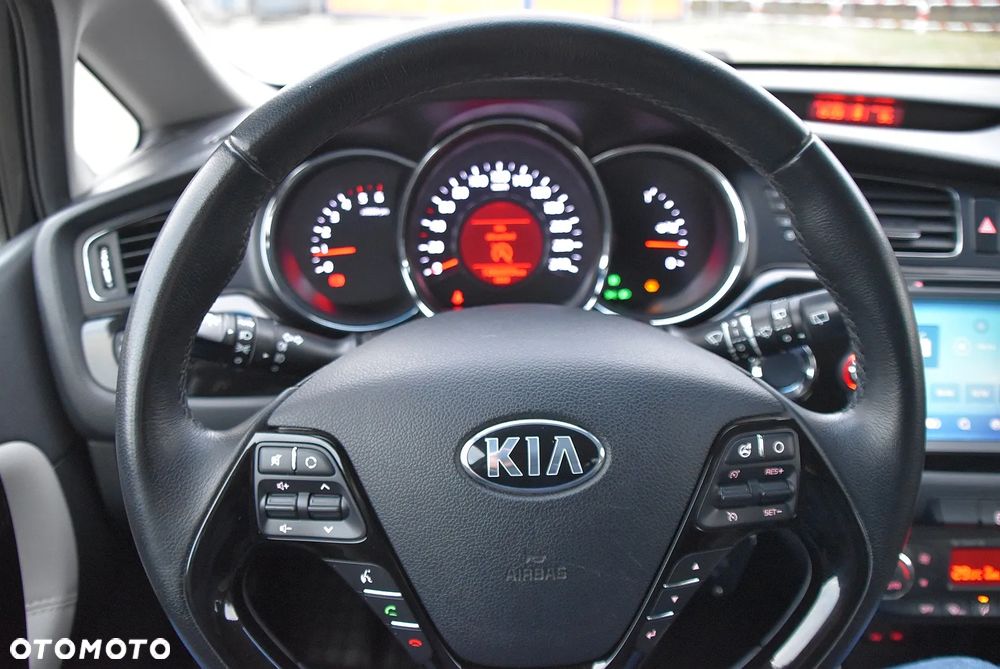 Kia Ceed - 26