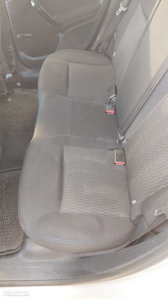 Peugeot 208 1.2 PureTech Signature - 4