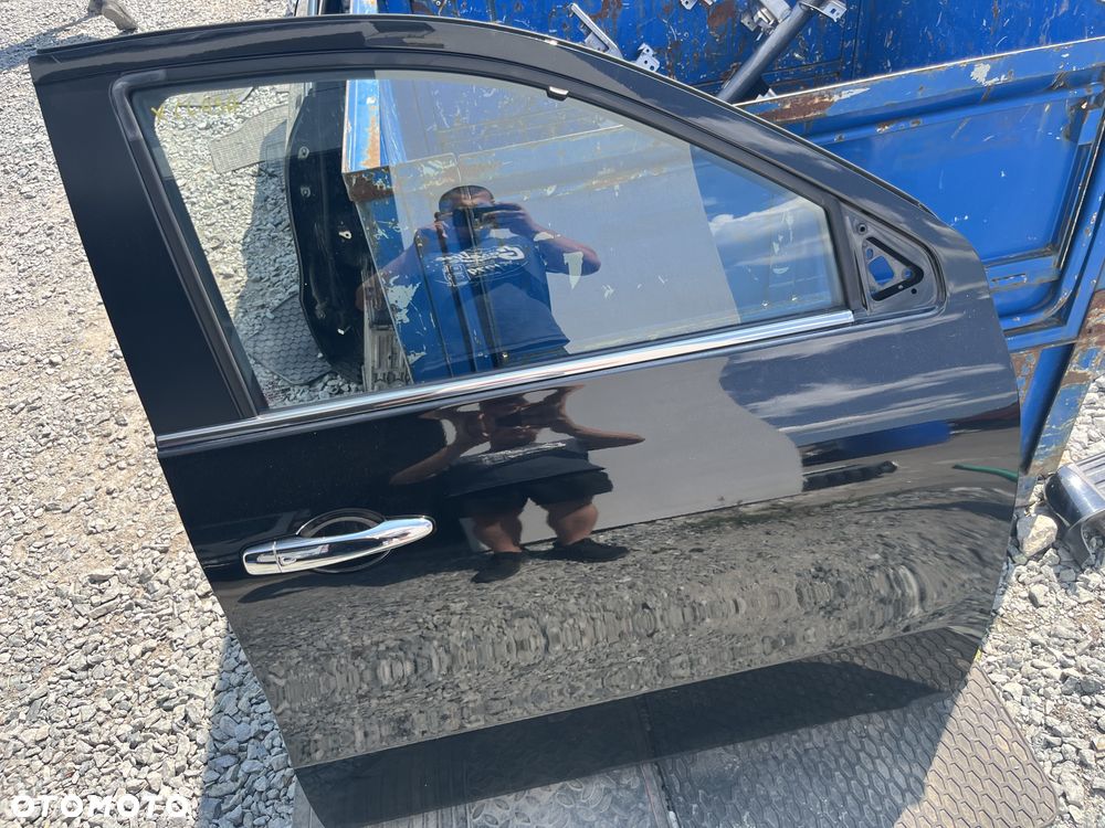 Drzwi przednie prawe Mercedes W470 X-KLASA - 1
