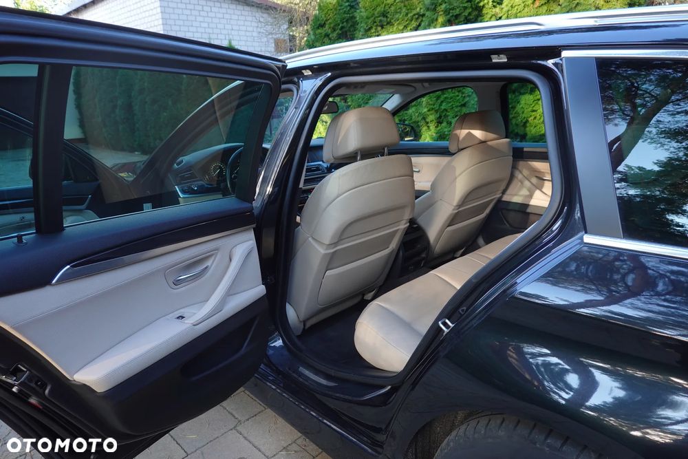 BMW Seria 5 530d xDrive - 13