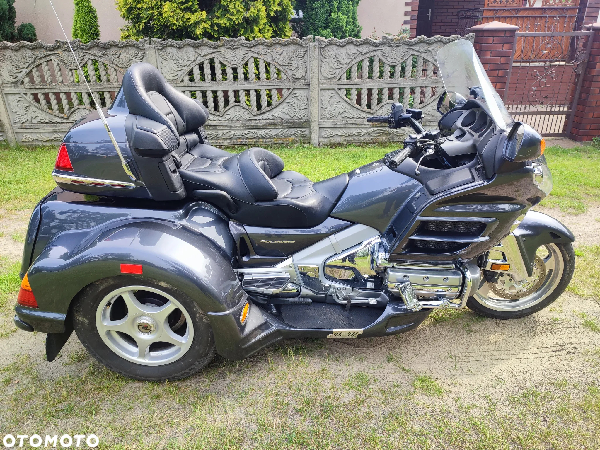 Honda GL - 12