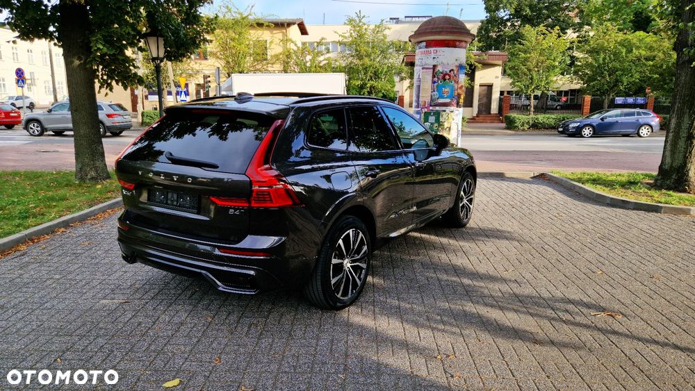 Volvo XC 60 B4 D AWD Plus Dark - 12