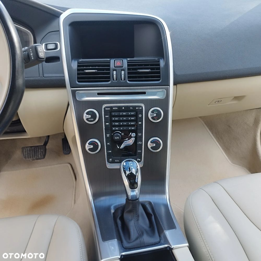 Volvo XC 60 T6 Drive-E Momentum - 13