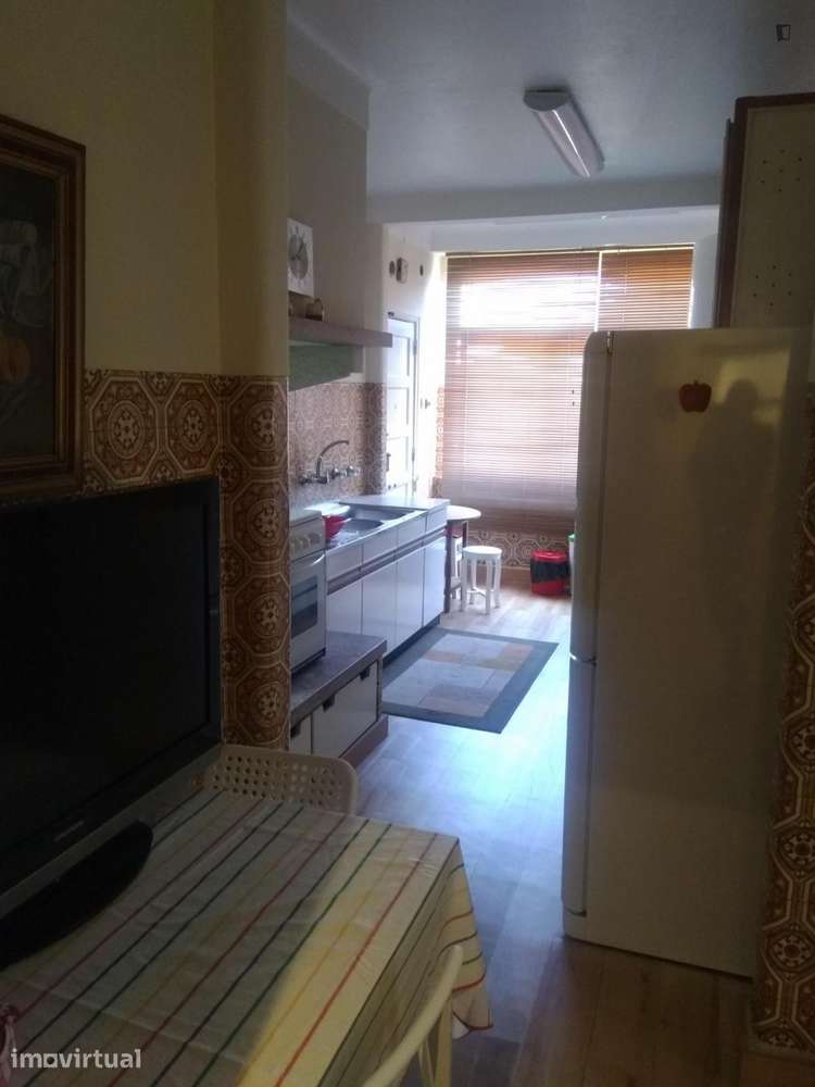 Quarto - localizado em Alvalade Lisbon - Grande imagem: 4/7