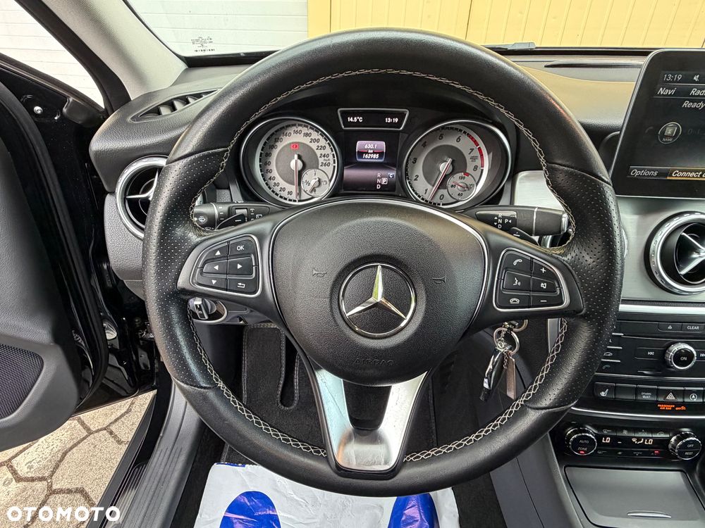 Mercedes-Benz GLA 250 7G-DCT SCORE - 14