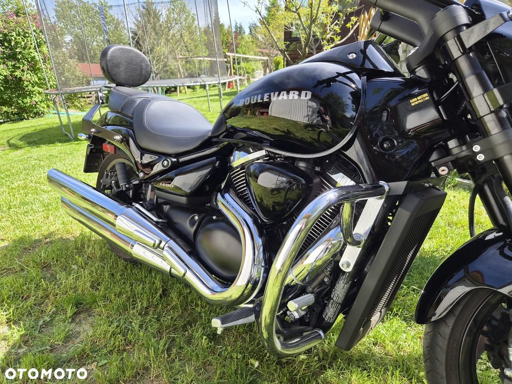 Suzuki Intruder - 7
