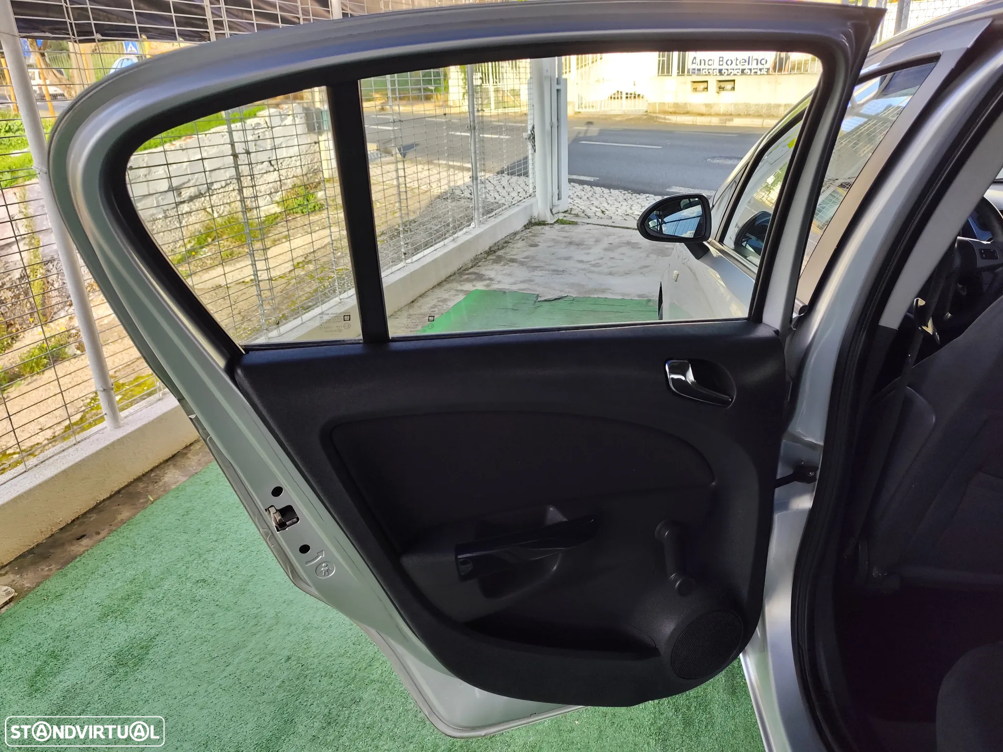Opel Corsa 1.2 Enjoy - 19