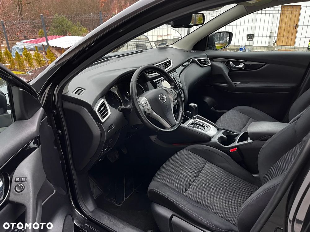 Nissan Qashqai 1.6 DCi Xtronic TEKNA - 6