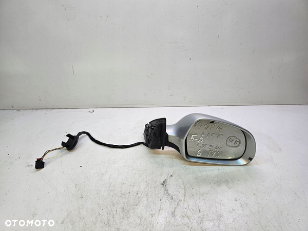LUSTERKO PRAWY PRZÓD AUDI A3 8P LIFT LX7W 6PIN UK 8P4