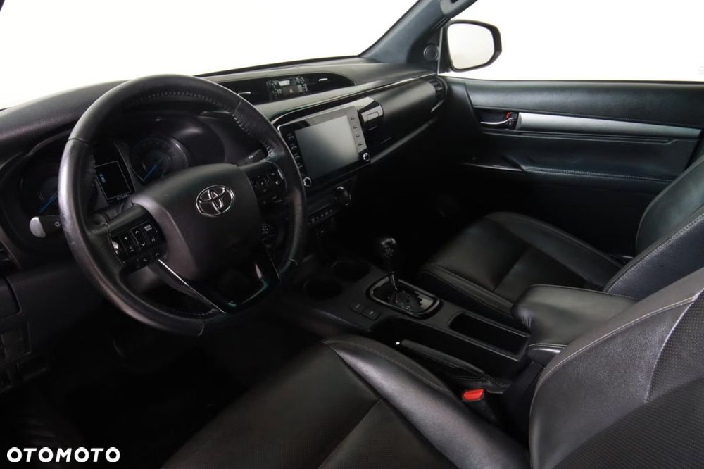 Toyota Hilux 4x4 Double Cab Autm Executive - 13