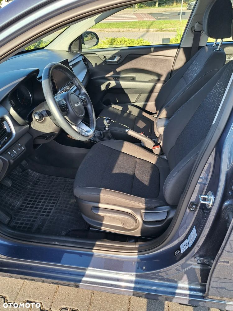 Kia Rio 1.2 L - 11