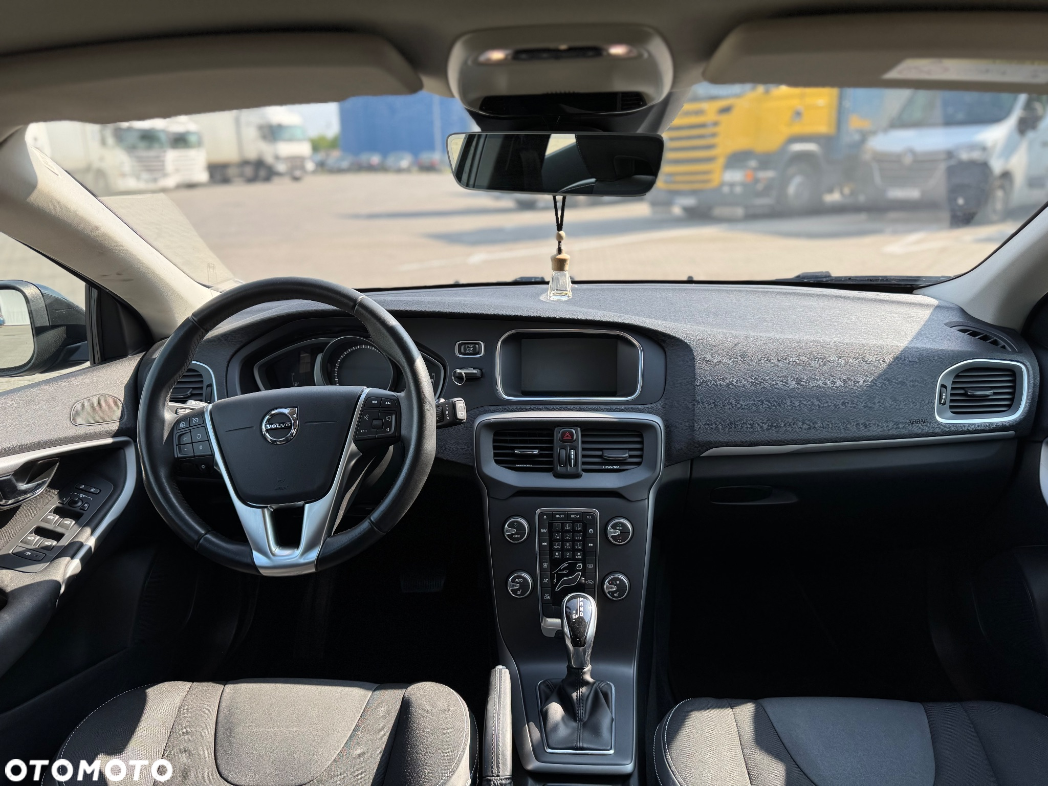 Volvo V40 D2 Drive-E Momentum - 19