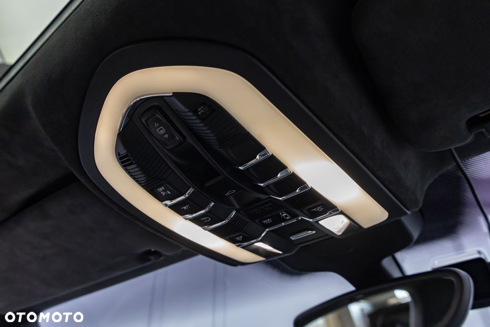 Porsche Cayenne - 27