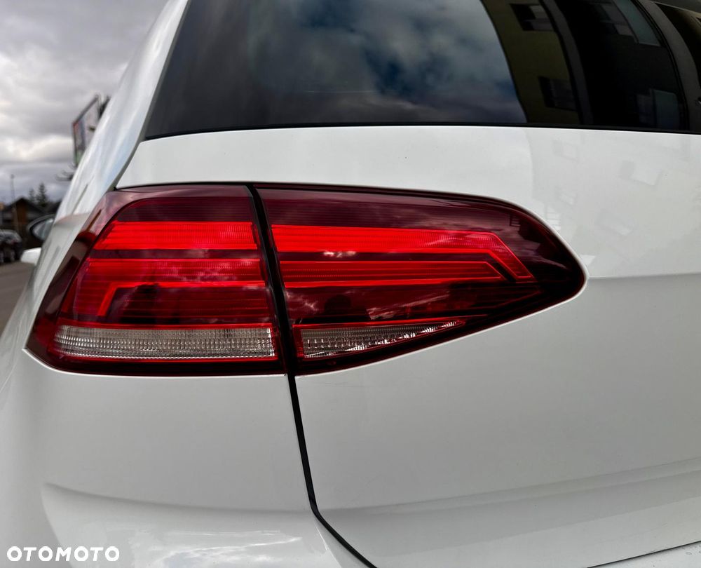 Volkswagen Golf - 26