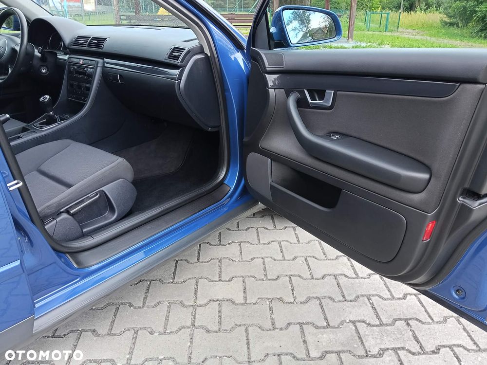 Audi A4 Limousine - 29