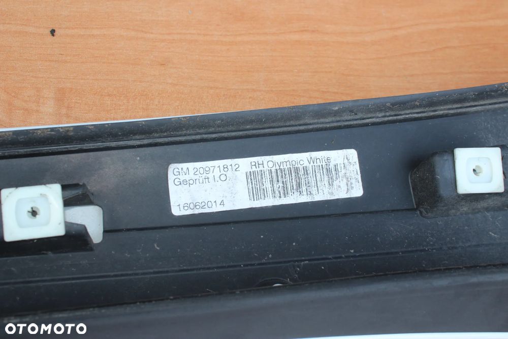 OBUDOWA OSŁONA ZEWNĘTRZNA SŁUPKA LISTWA PRAWA OPEL ZAFIRA C 40R 20971812 - 11