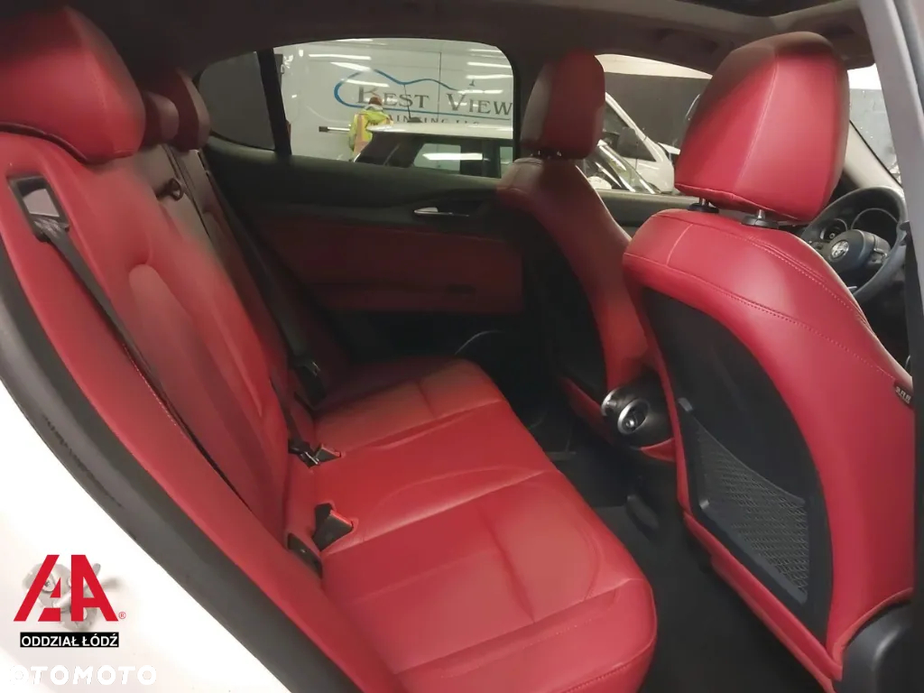 Alfa Romeo Stelvio 2.0 Turbo 16V AT8-Q4 Veloce Ti - 9