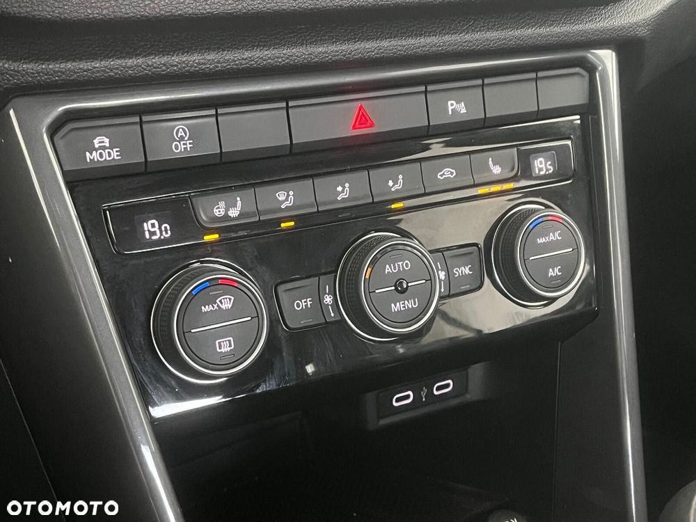 Volkswagen T-Roc - 30