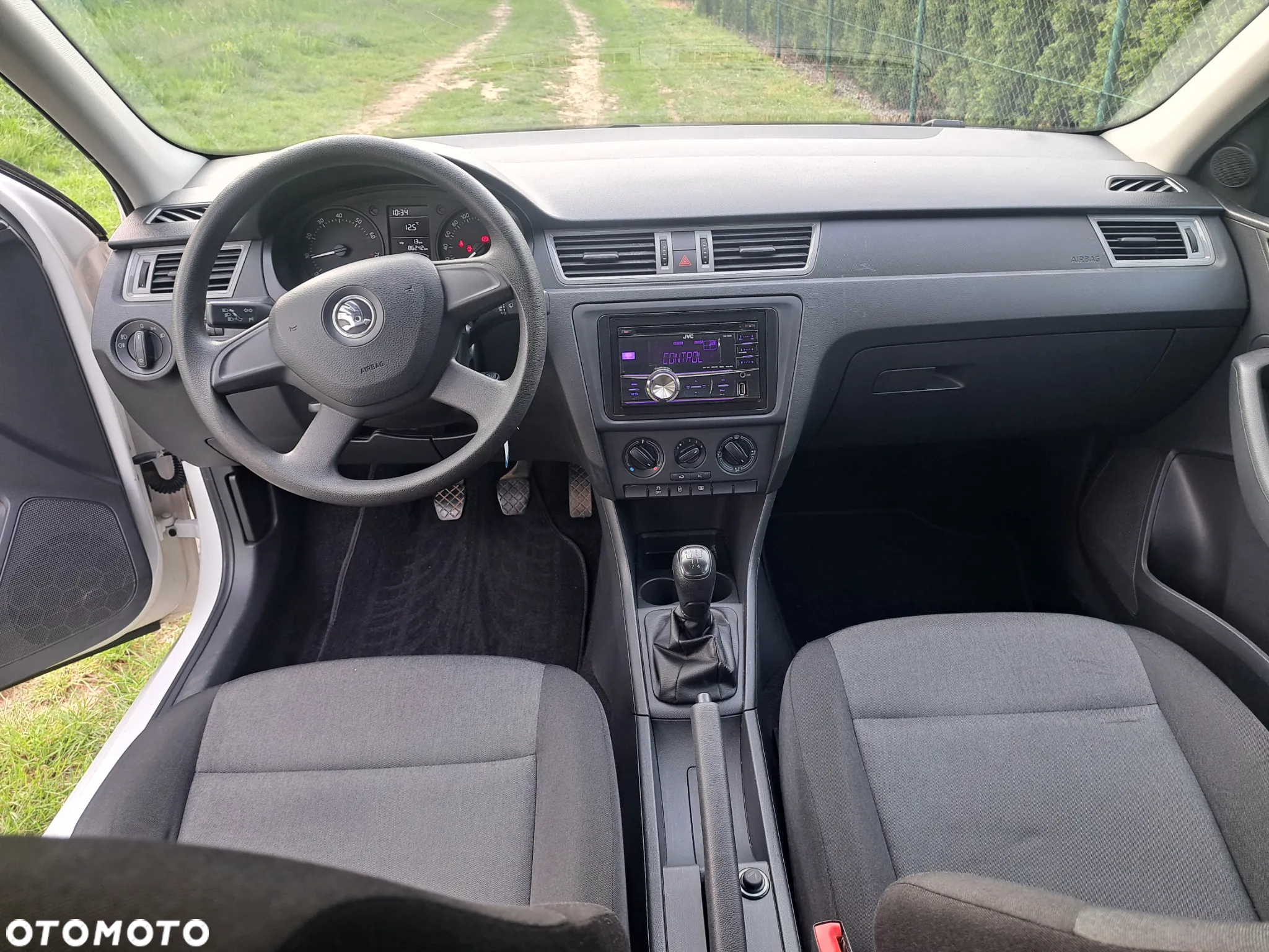 Skoda RAPID 1.2 MPI Ambition - 11