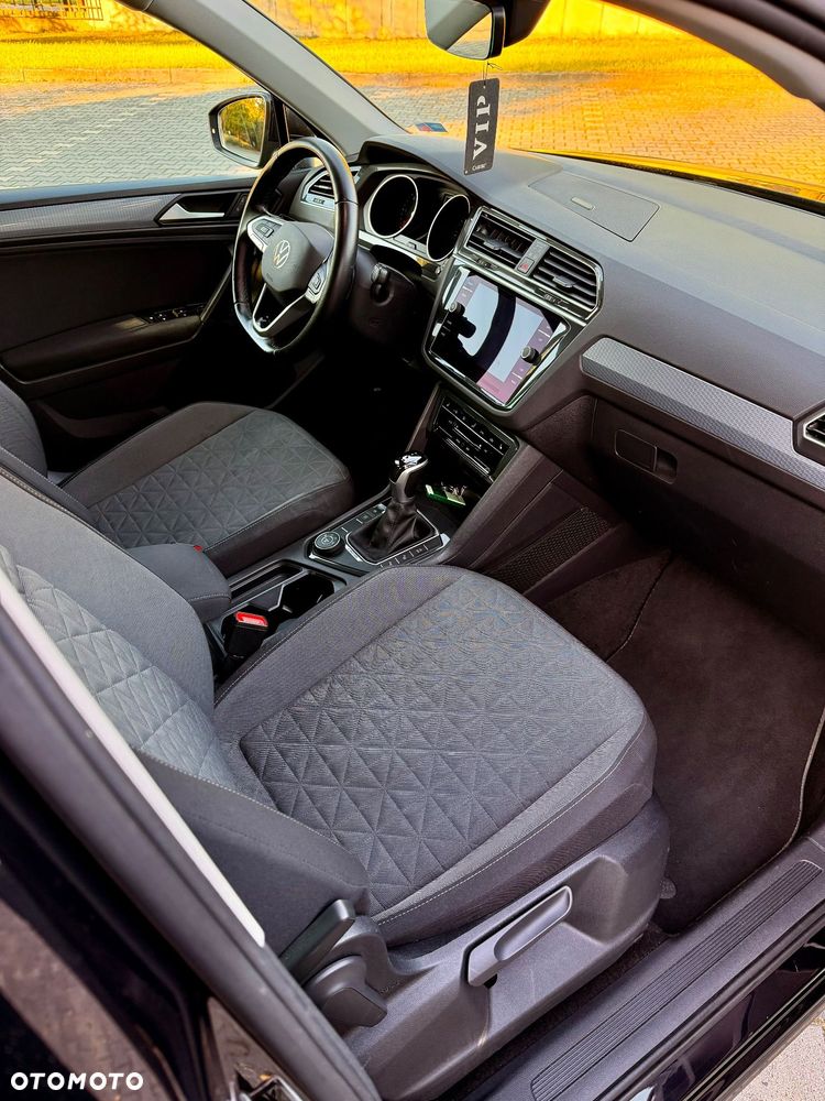 Volkswagen Tiguan - 16