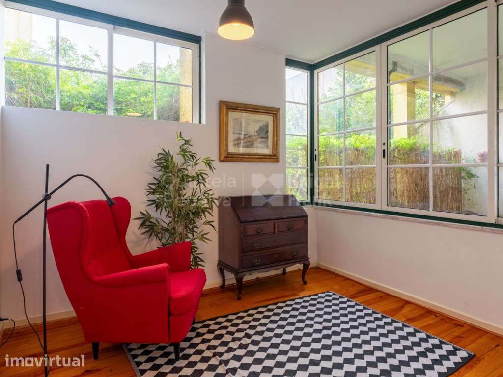 Apartamento T2 renovado num edifício histórico e de charme na Estrela - Grande imagem: 5/25