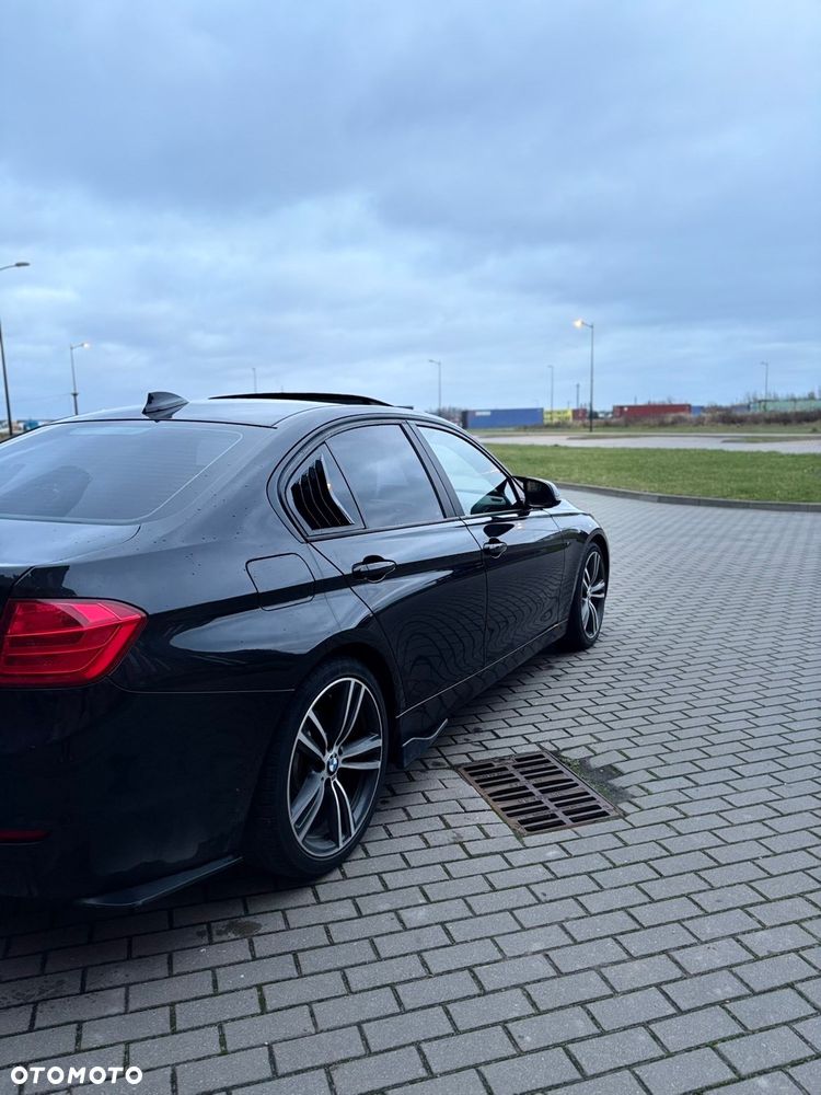 BMW Seria 3 328i xDrive Luxury Line - 8