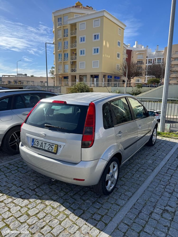 Ford Fiesta 1.25 Ambiente - 2
