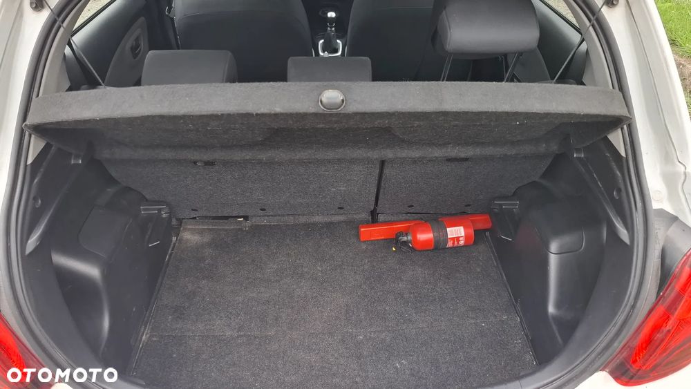 Toyota Yaris - 12