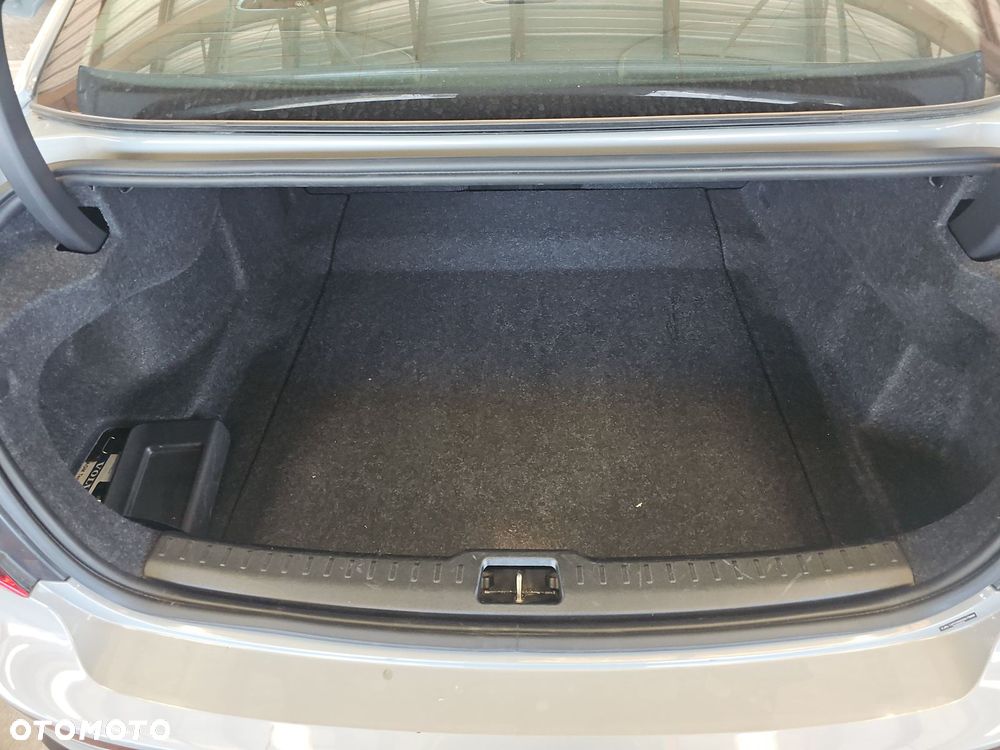 Volvo S60 B5 B AWD Plus Dark - 10