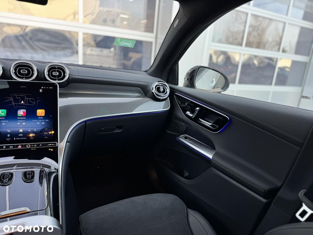 Mercedes-Benz GLC 300 e 4-Matic AMG Line - 16