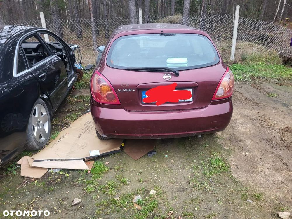 Nissan Almera 1.5 Base - 3