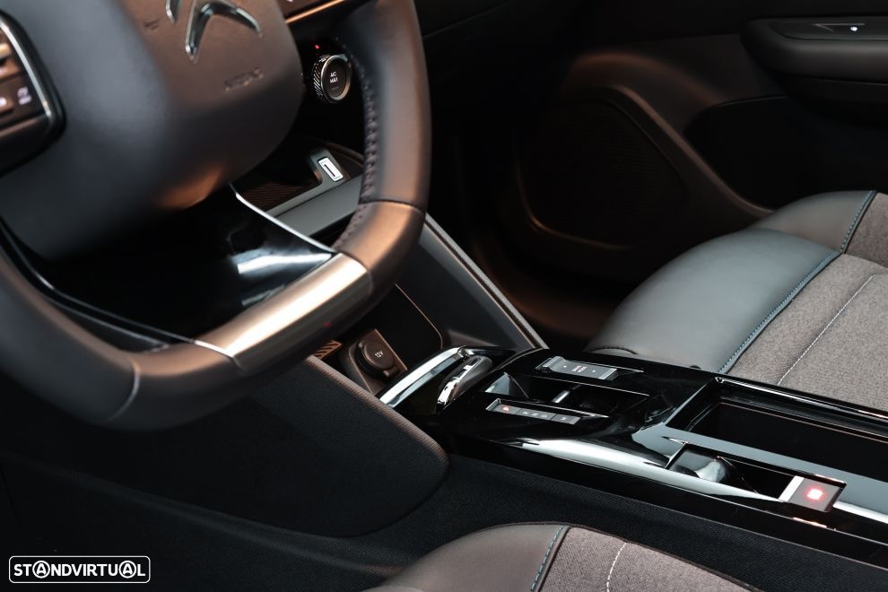 Citroën C4 1.2 Hybrid Plus e-DSC6 - 24