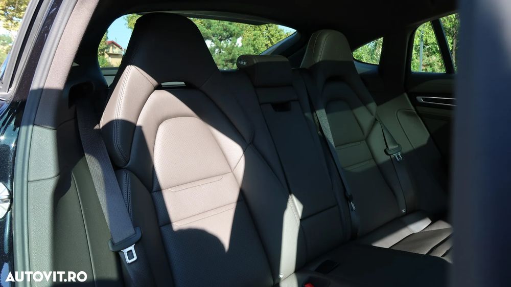 Porsche Panamera 4 Platinum Edition - 19