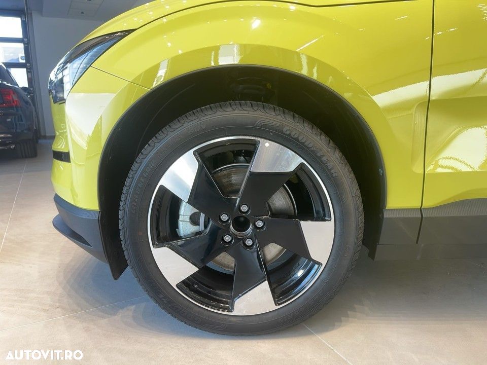 Volvo EX30 Single Motor Extended Range Plus - 23