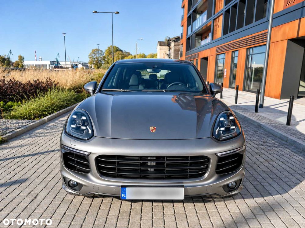 Porsche Cayenne - 2