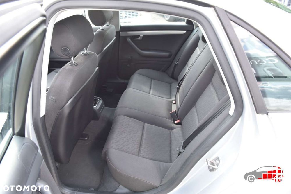 Audi A4 Limousine - 14