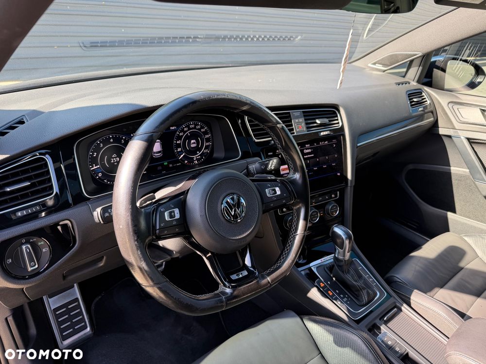 Volkswagen Golf - 9