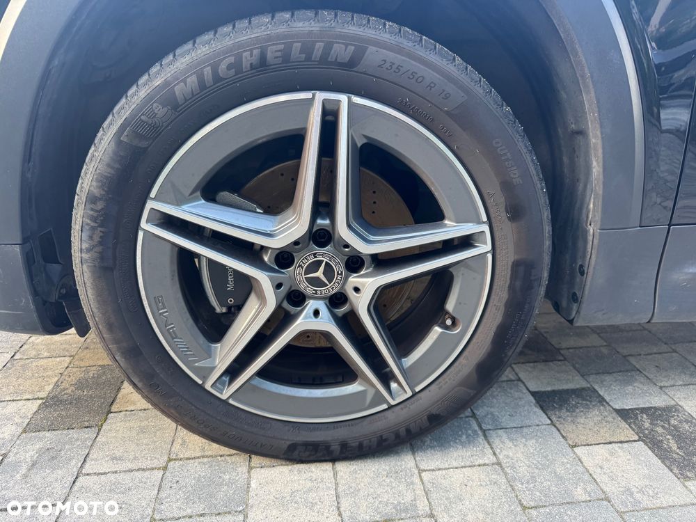 Mercedes-Benz GLB 200 d 4Matic 8G-DCT AMG Line - 11
