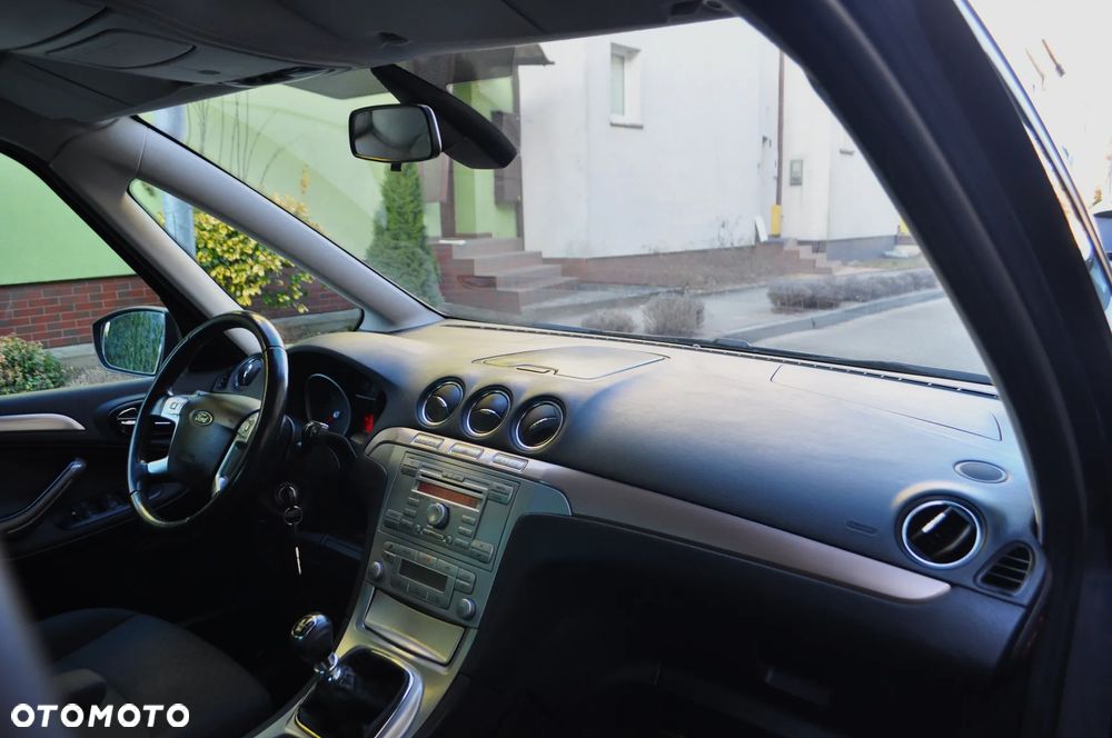 Ford Galaxy 2.0 TDCi Ghia - 29