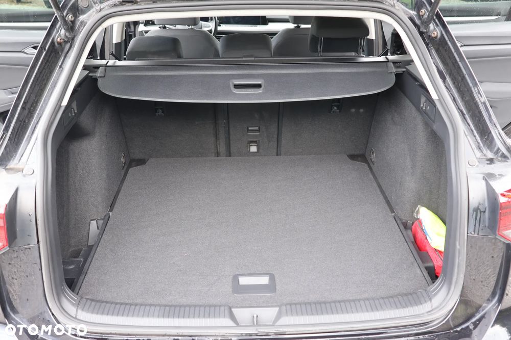 Volkswagen Golf Variant 2.0 TDI SCR DSG Comfortline - 21