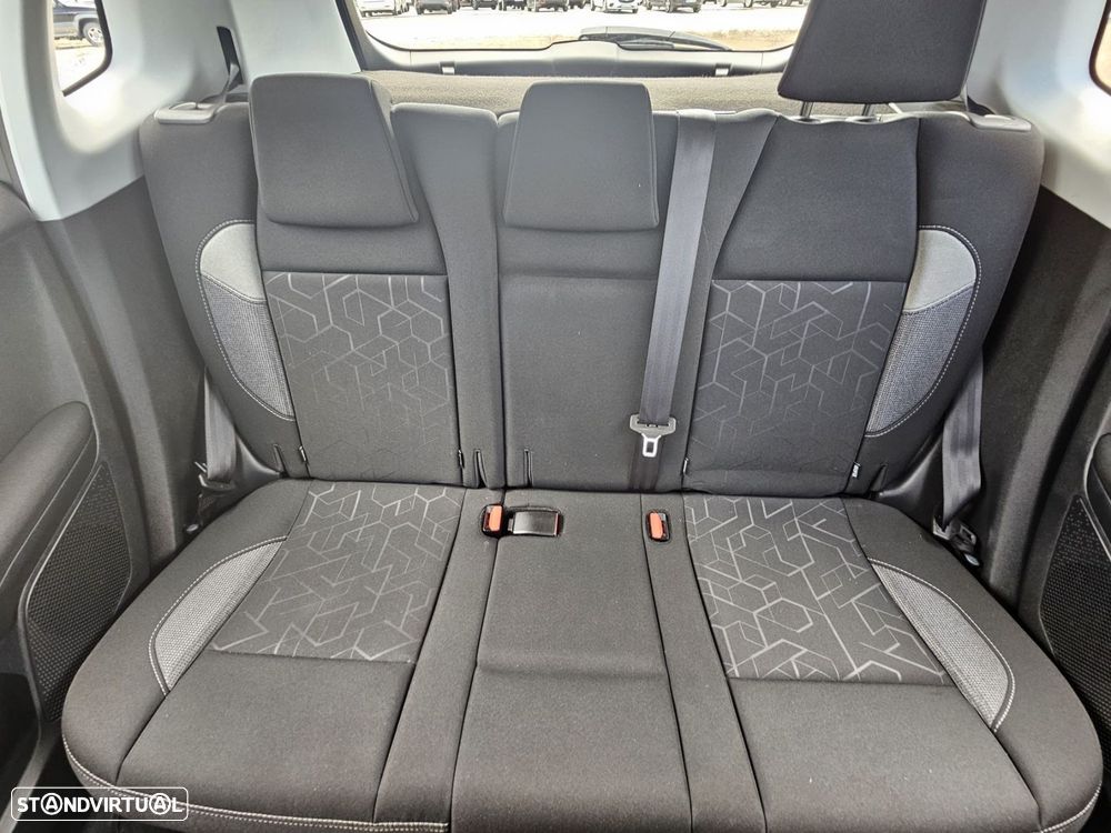 Peugeot 2008 1.2 PureTech Active - 23