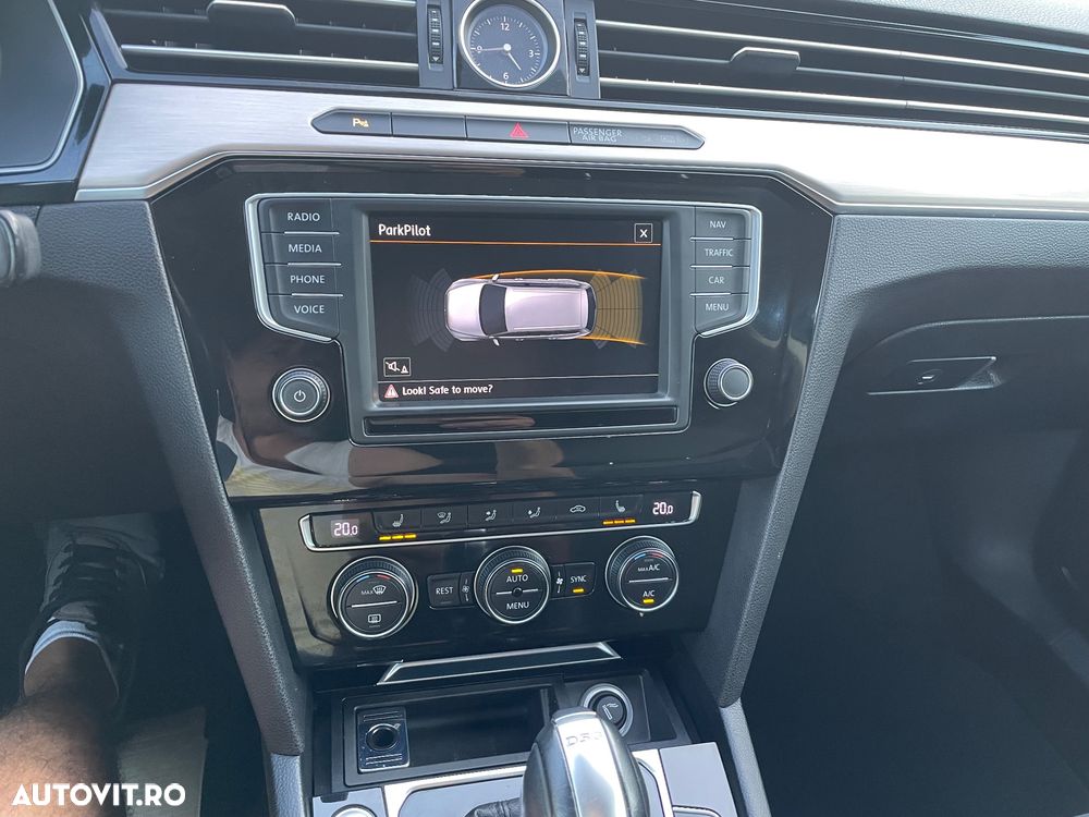 Volkswagen Passat - 8