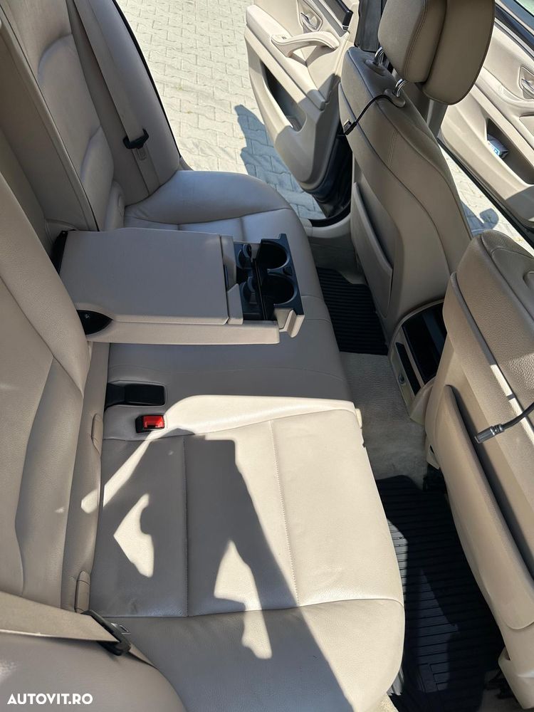 BMW Seria 5 525d xDrive - 7