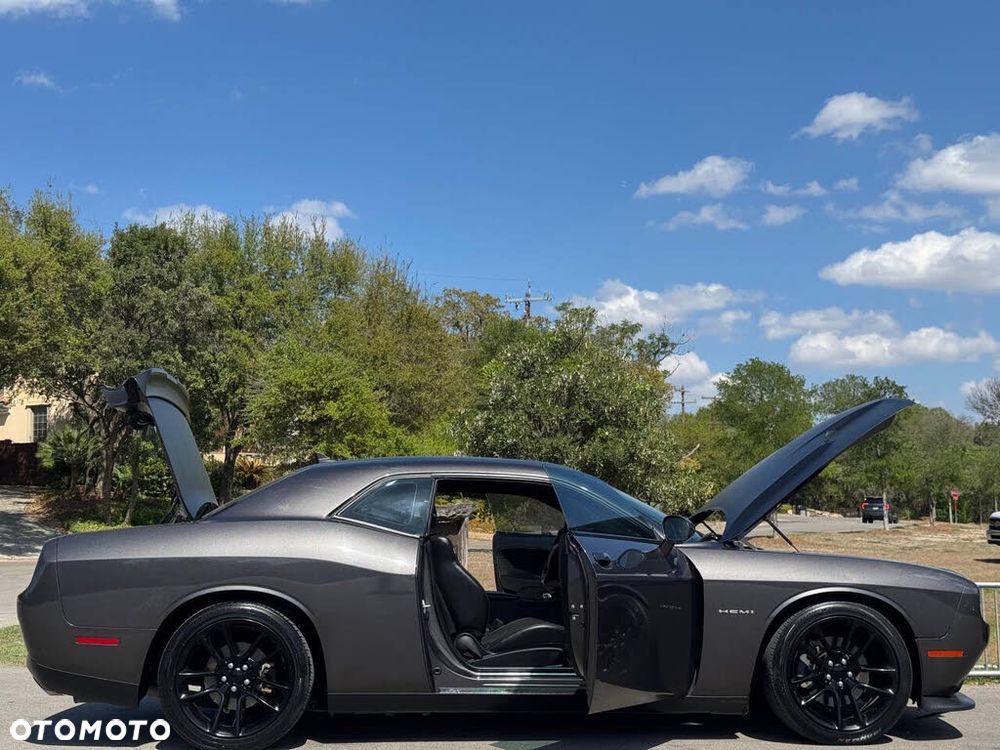 Dodge Challenger 5.7 R/T - 4