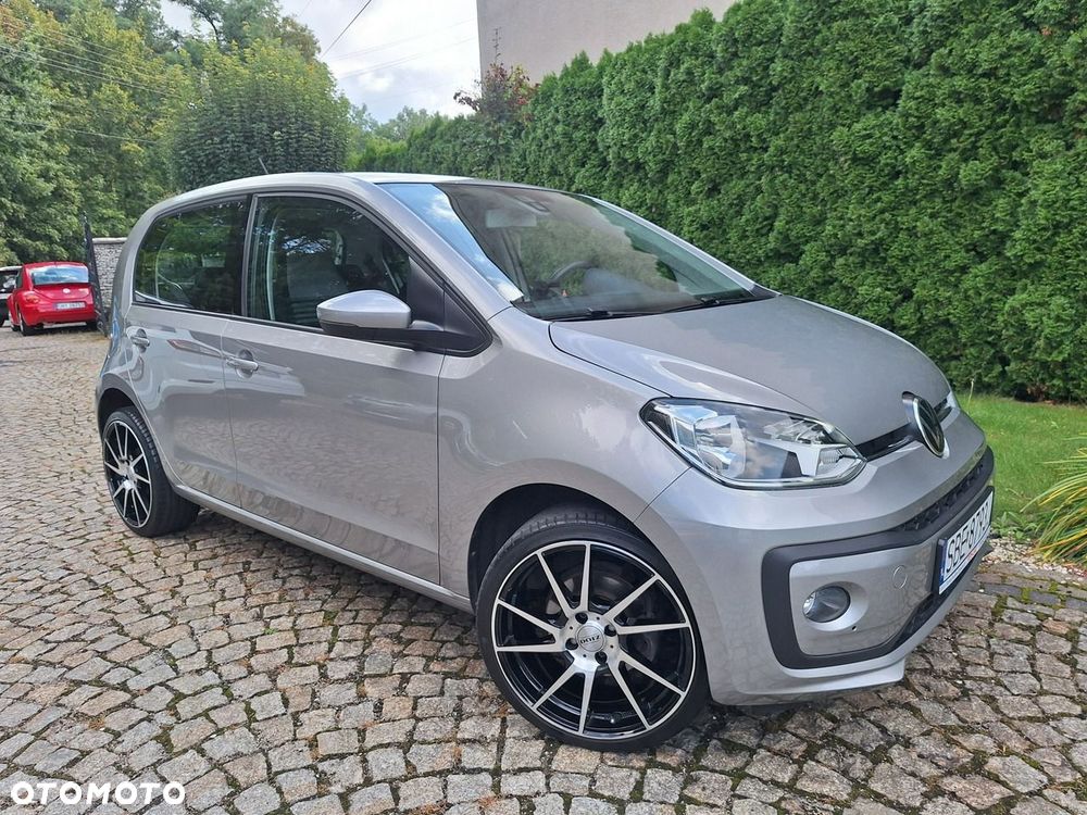 Volkswagen up! (BlueMotion Technology) move