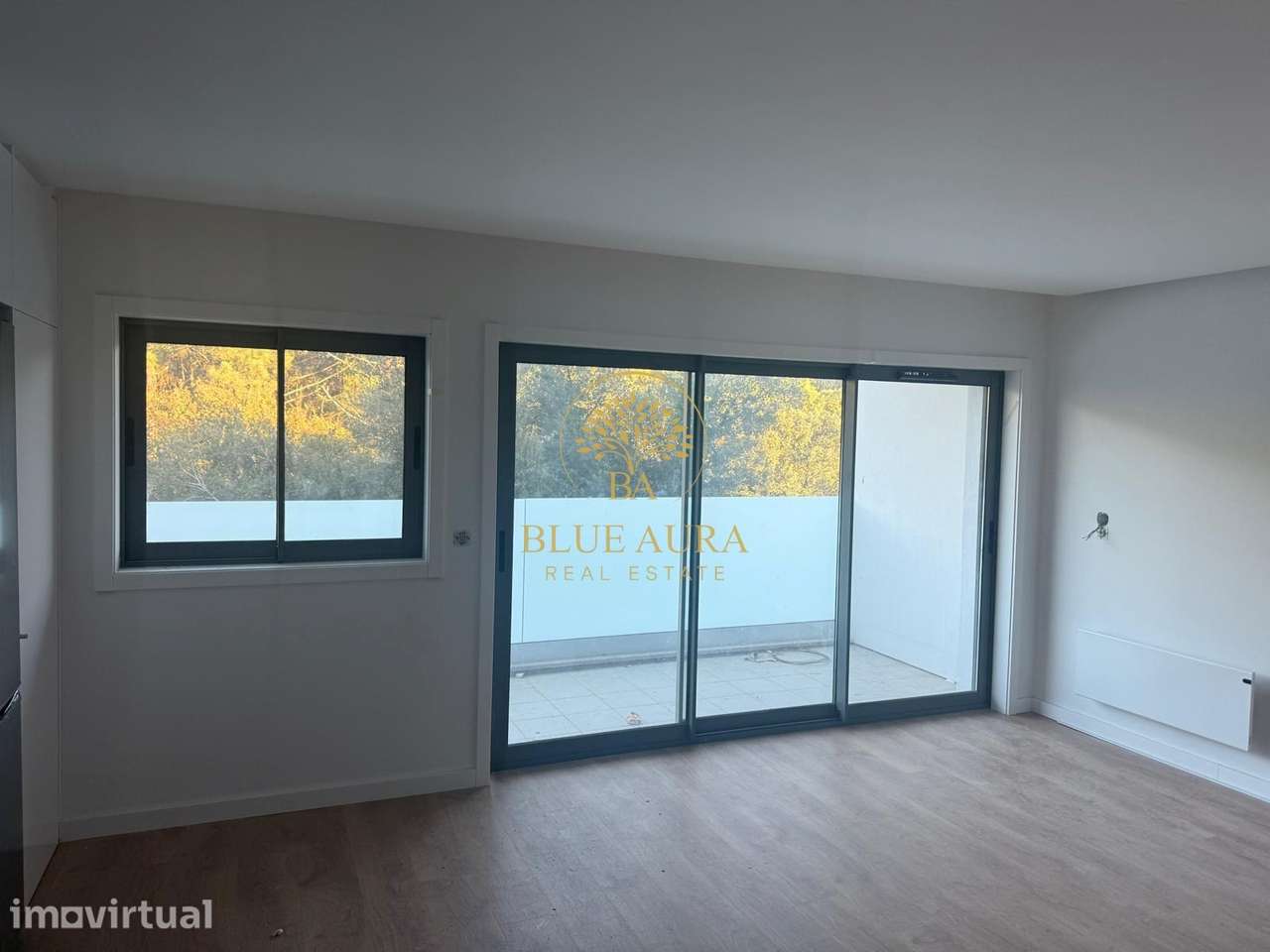 Apartamento T3 Novo com Varanda e Dois Lugares de Garagem - Grande imagem: 3/35