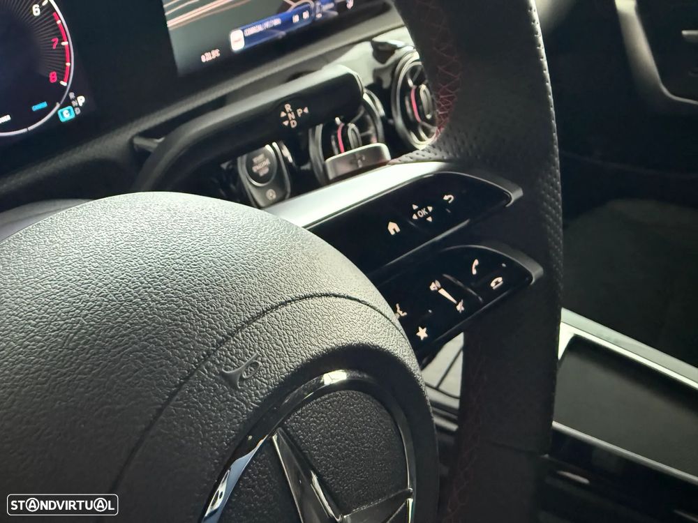 Mercedes-Benz A 180 7G-DCT AMG Line - 28